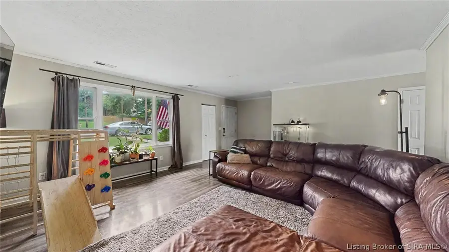 2419 Shelby Street, New Albany, IN 47150 - #2