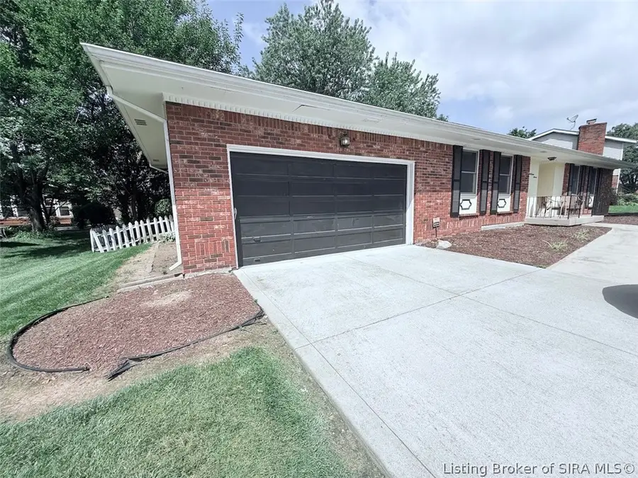3411 Ashwood Court, New Albany, IN 47150 - #2