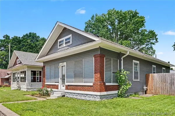 1105 E 10th Street, Jeffersonville, IN 47130