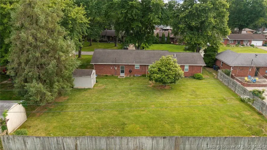405 Hemlock Road, Jeffersonville, IN 47130 - #3