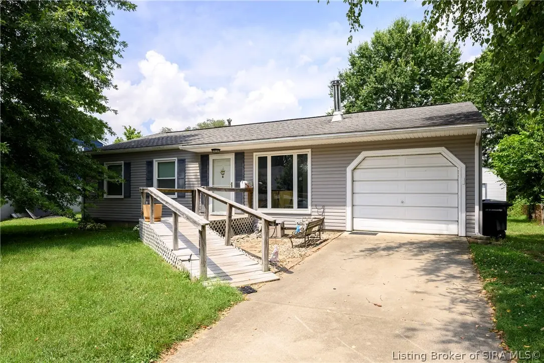 818 Lilly Lane, Jeffersonville, IN 47130 - #1