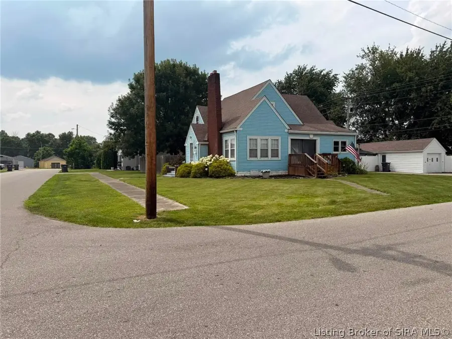 718 W Walnut Street, Scottsburg, IN 47170 - #3