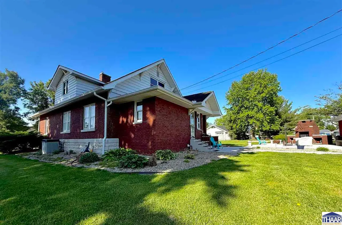 990 E Vincennes Street, Linton, IN 47441 - #1