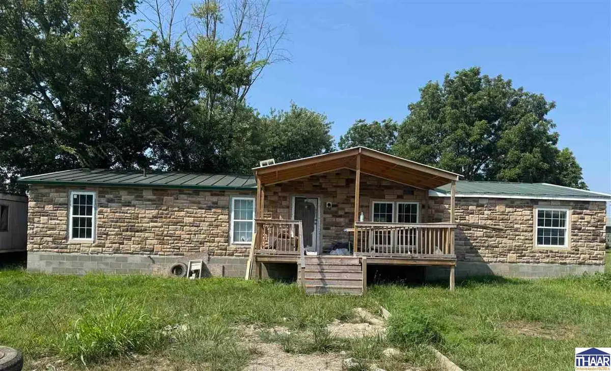 140 E St. SW, Linton, IN 47441 - #1