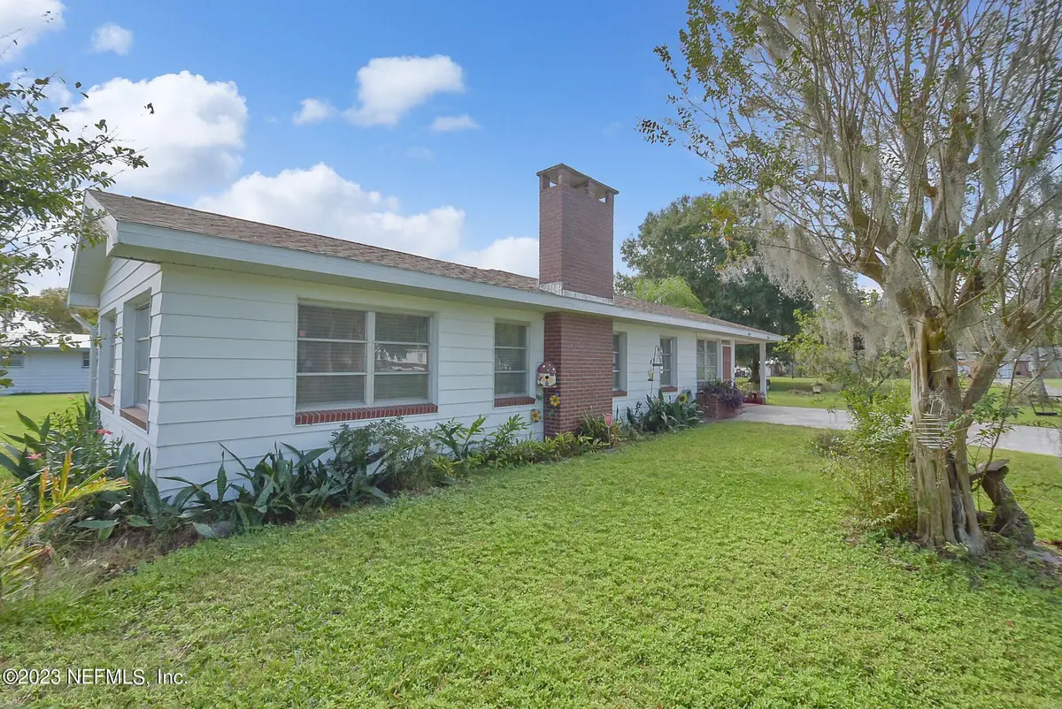 105 Paradise Circle, Crescent City, FL 32112 - Image #1