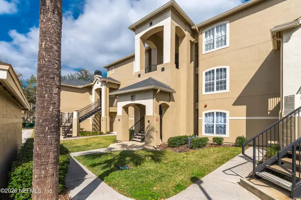 1701 The Greens Way #1821, Jacksonville Beach, FL 32250