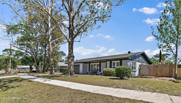 4645 Tara Woods Drive E Drive, Jacksonville, FL 32210