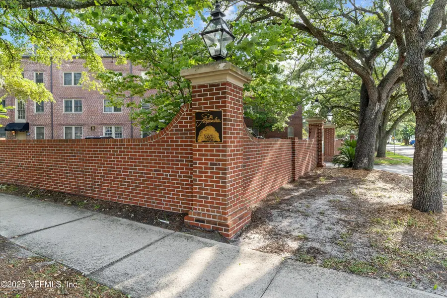 819 Lasalle Street #819, Jacksonville, FL 32207 - Image #2