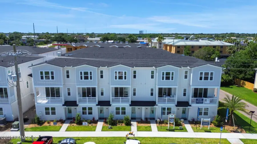 1074 2nd N Avenue, Jacksonville Beach, FL 32250 - Image #2