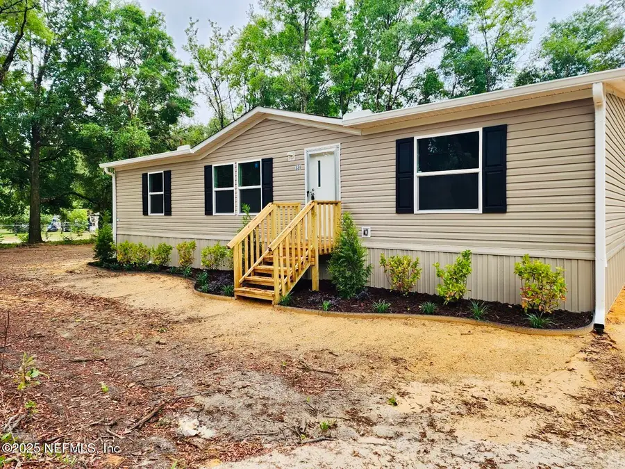 221 Maltas Avenue, Interlachen, FL 32148 - #2