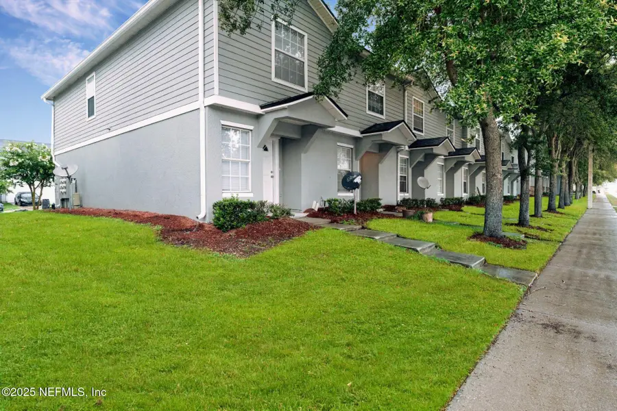 8446 Mcgirts Village Lane, Jacksonville, FL 32210 - Image #2