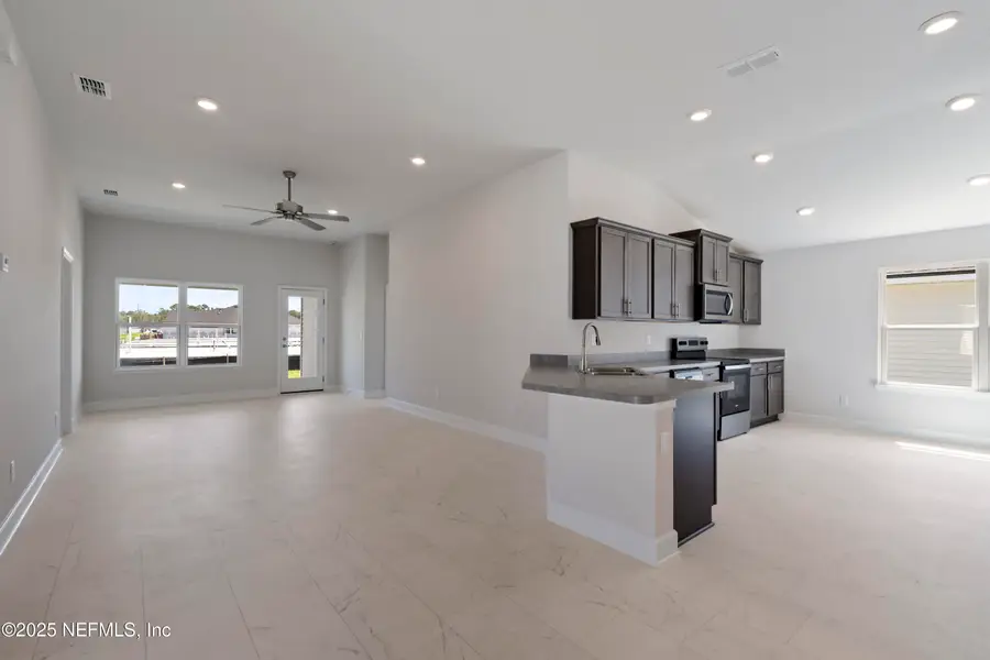 8370 Helmsley Boulevard, Jacksonville, FL 32219 - Image #3