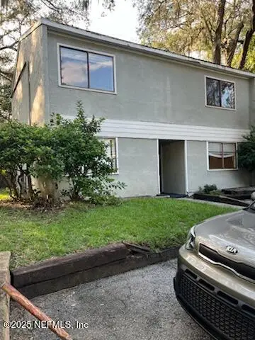 714 Oaks Manor Court #M3-2, Jacksonville, FL 32211