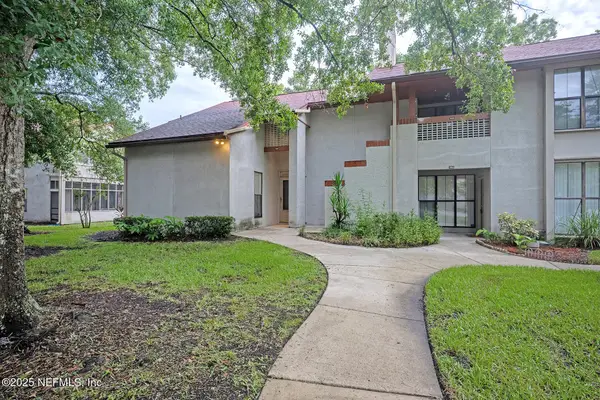 1901 Wood Hill Place #1901, Jacksonville, FL 32256