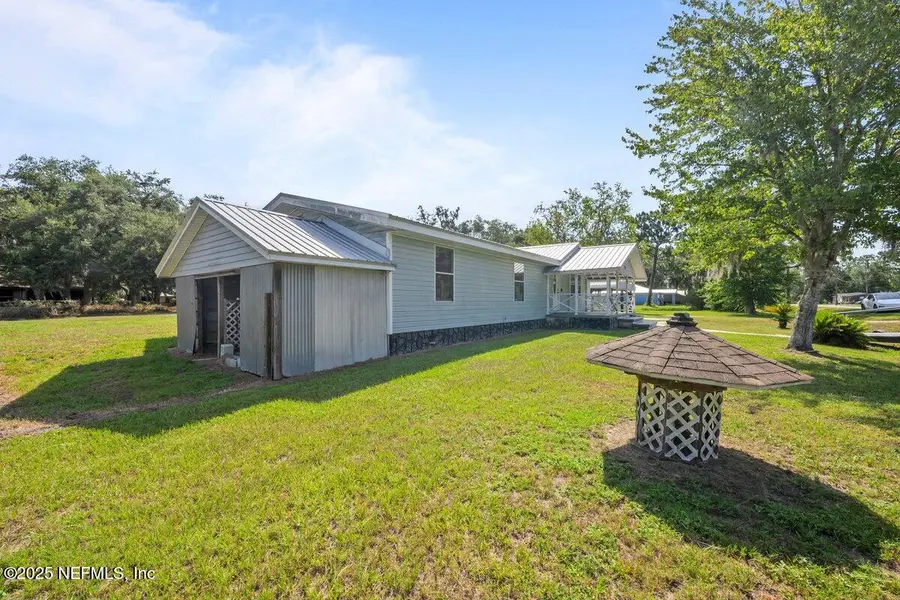 124 E Grandview Drive, East Palatka, FL 32131 - Image #2