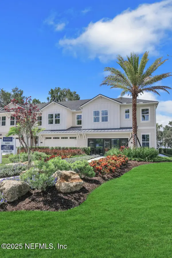 387 Oakmoss Drive, St. Johns, FL 32259