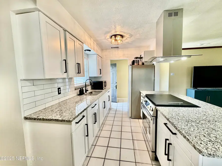 7836 Renault S Drive, Jacksonville, FL 32244 - Image #2