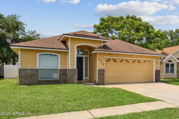 1658 Hudderfield W Circle, Jacksonville, FL 32246