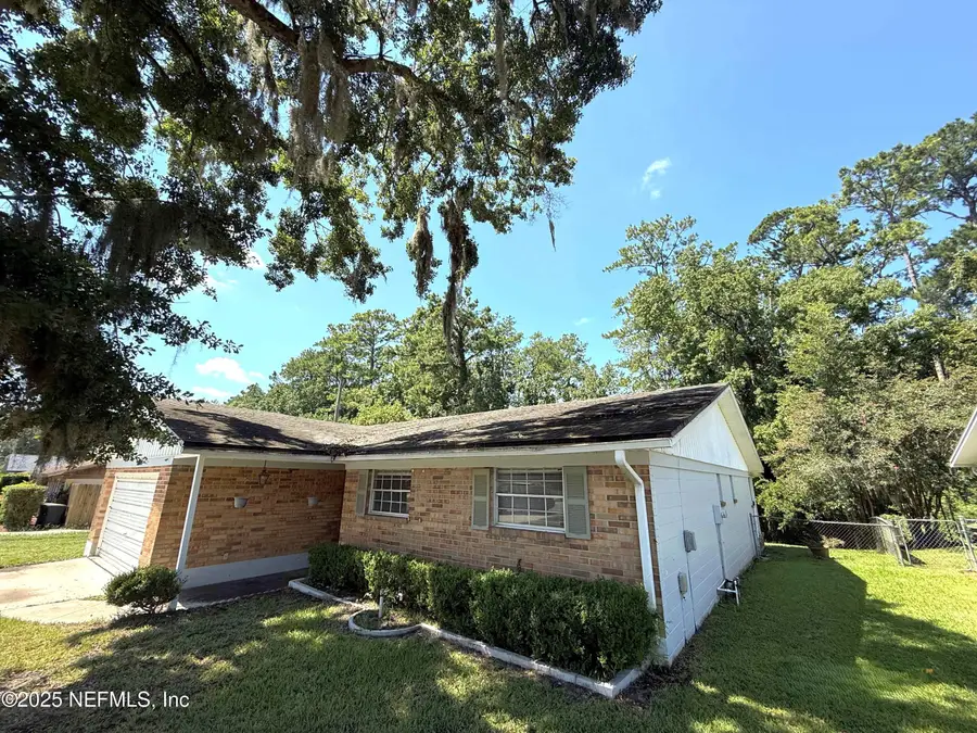 1136 Knoll W Drive, Jacksonville, FL 32221 - Image #2