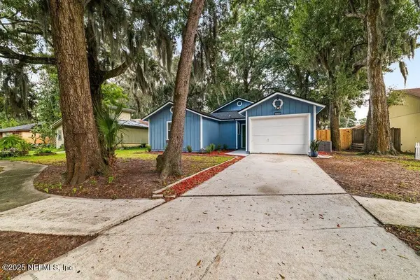 1048 Palm Landing S Drive, Jacksonville, FL 32233