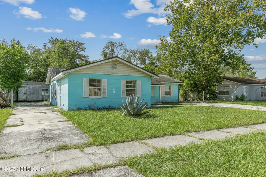 8202 Old English Drive, Jacksonville, FL 32244 - Image #3