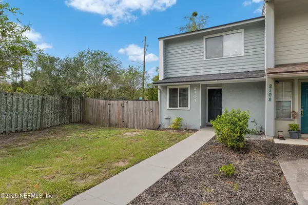 2104 Dunes Way W Drive, Jacksonville, FL 32225