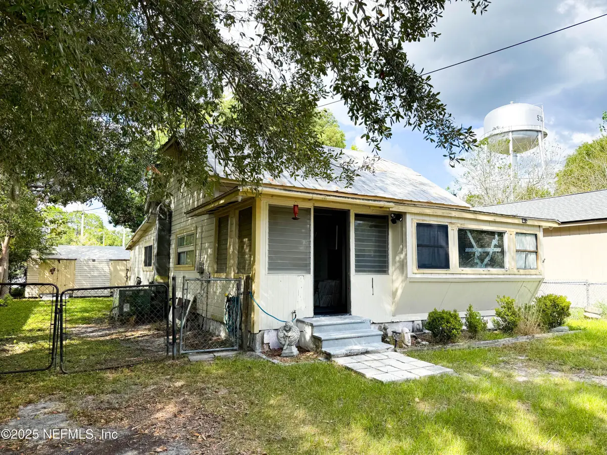 427 Center Street, Starke, FL 32091 - #1