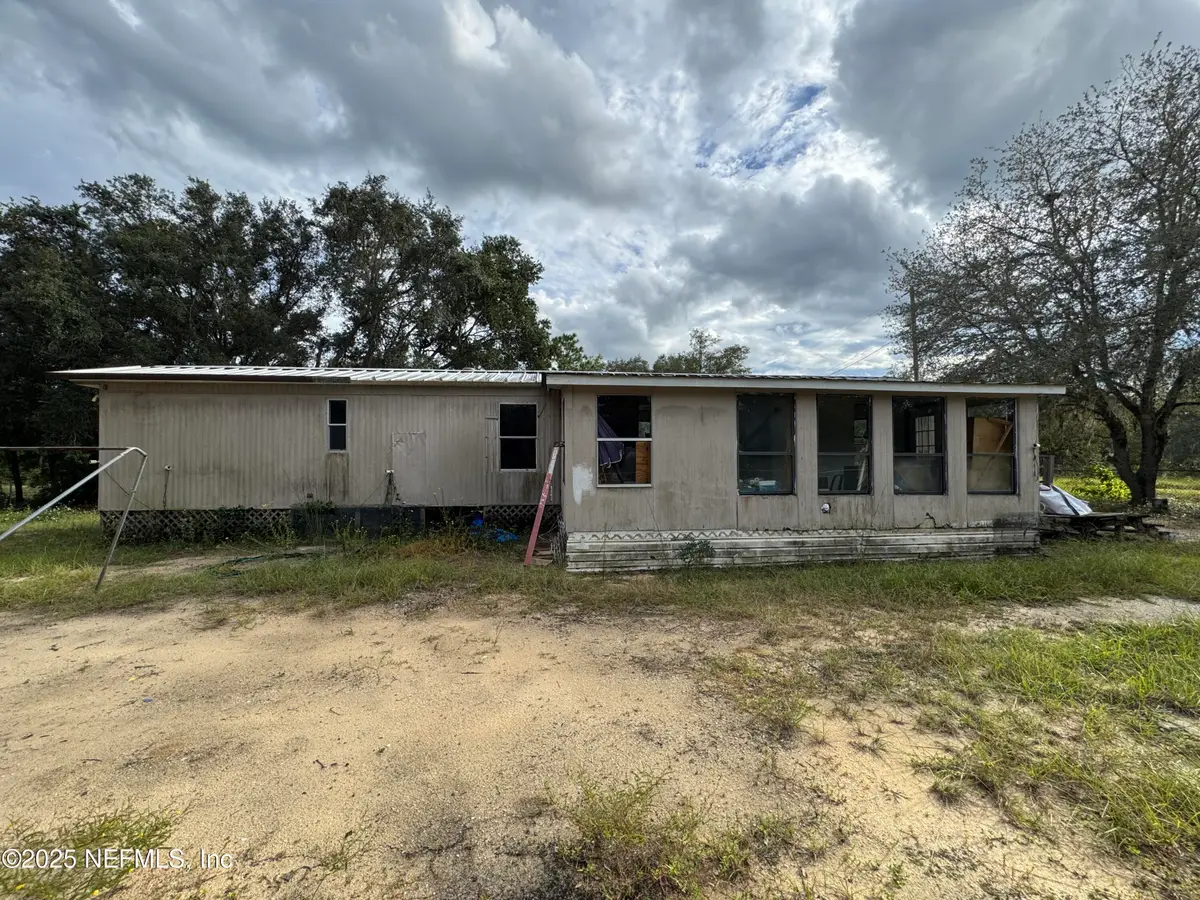 226 Ellen Avenue, Interlachen, FL 32148 - Image #1