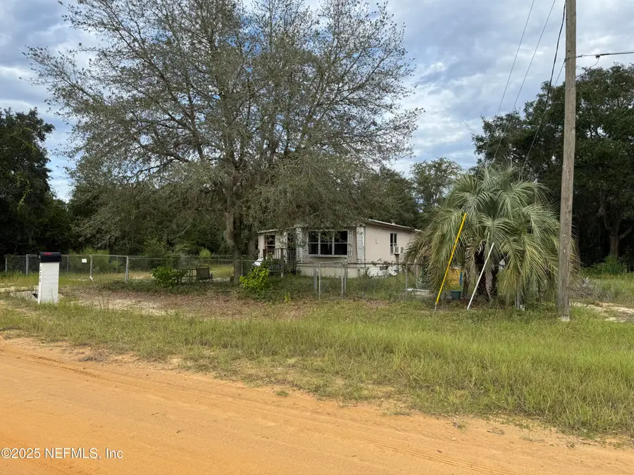 226 Ellen Avenue, Interlachen, FL 32148 - Image #3