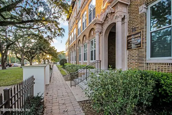 2525 College Street #2202, Jacksonville, FL 32204