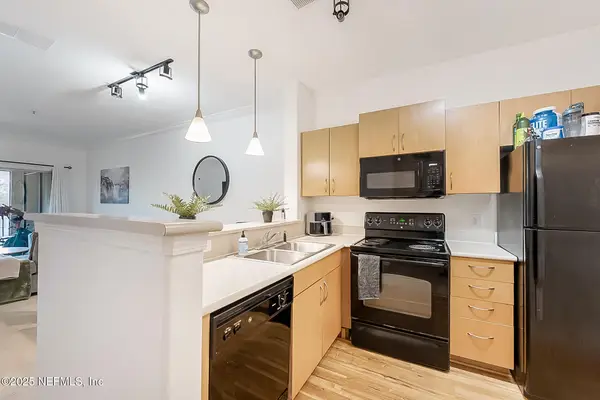 8290 Gate W Parkway #123, Jacksonville, FL 32216