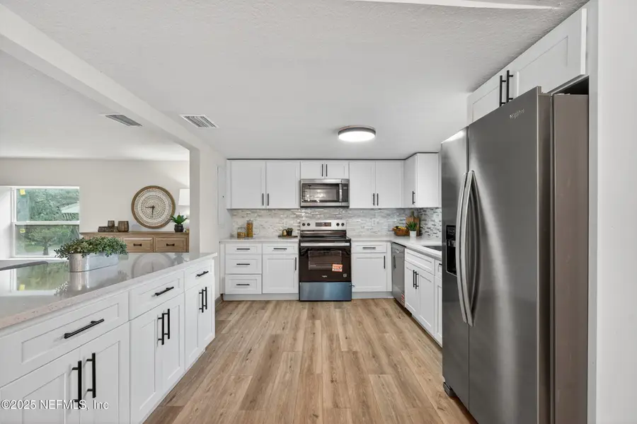 323 N 8th Street, Fernandina Beach, FL 32034 - Image #2