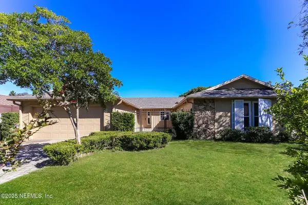 443 Holiday Hill W Circle, Jacksonville, FL 32216