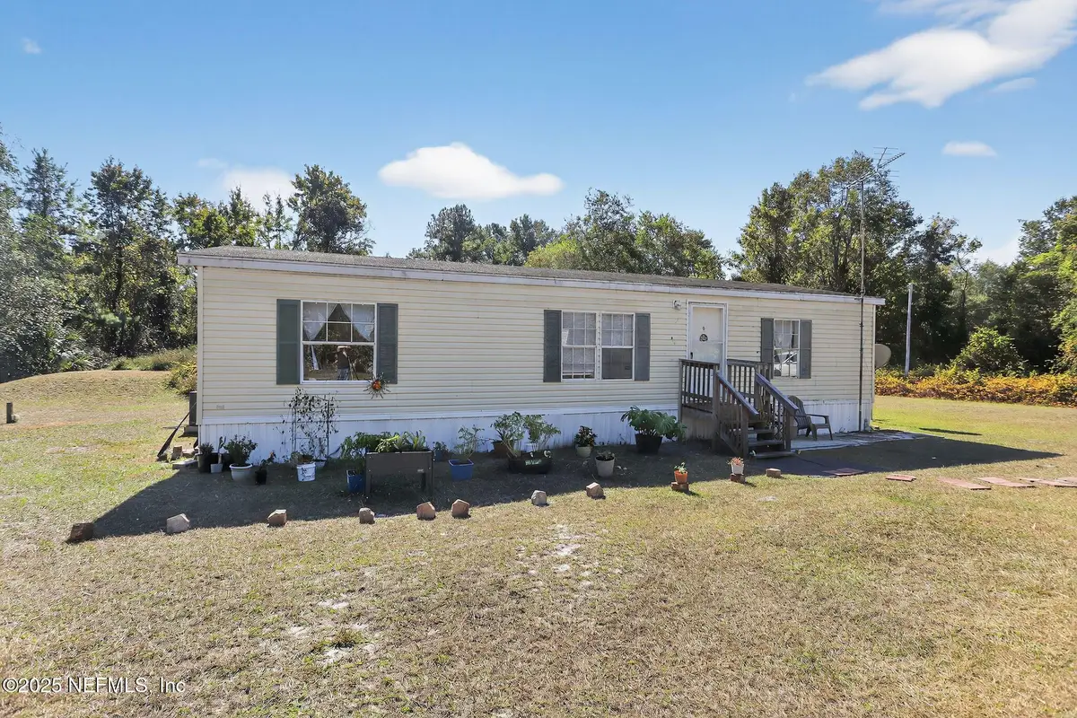 136 E Moccasin Creek Lane, Palatka, FL 32177 - #1
