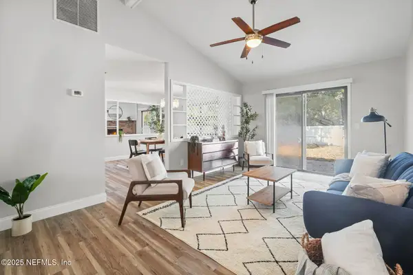 3042 Hampstead Dr Drive, Jacksonville, FL 32225