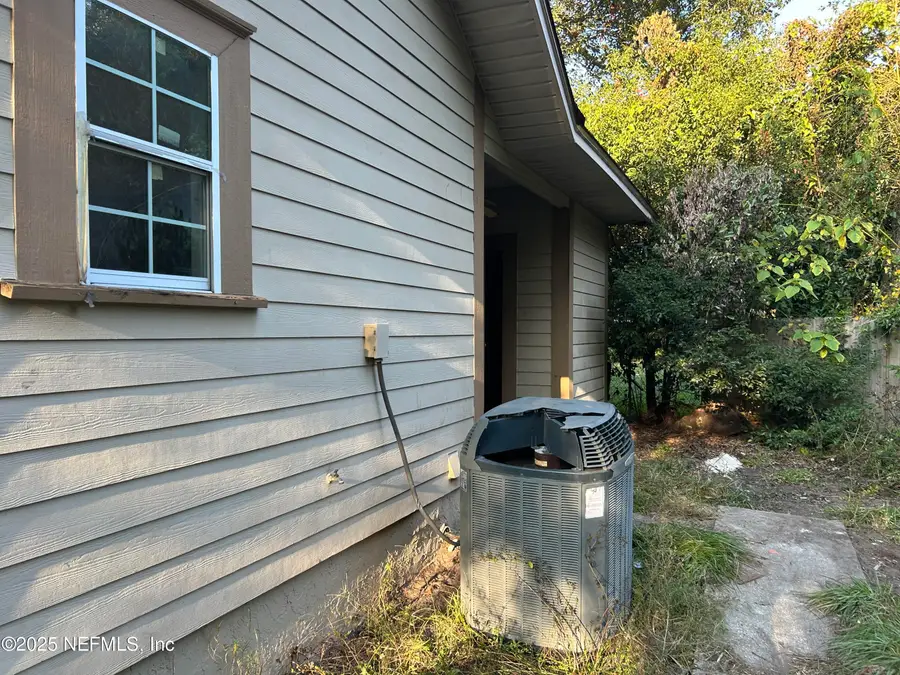 960 Kenmore Street, Jacksonville, FL 32208 - Image #2