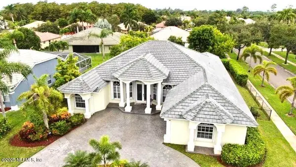 113 Sugarwood Crescent, Royal Palm Beach, FL 33411