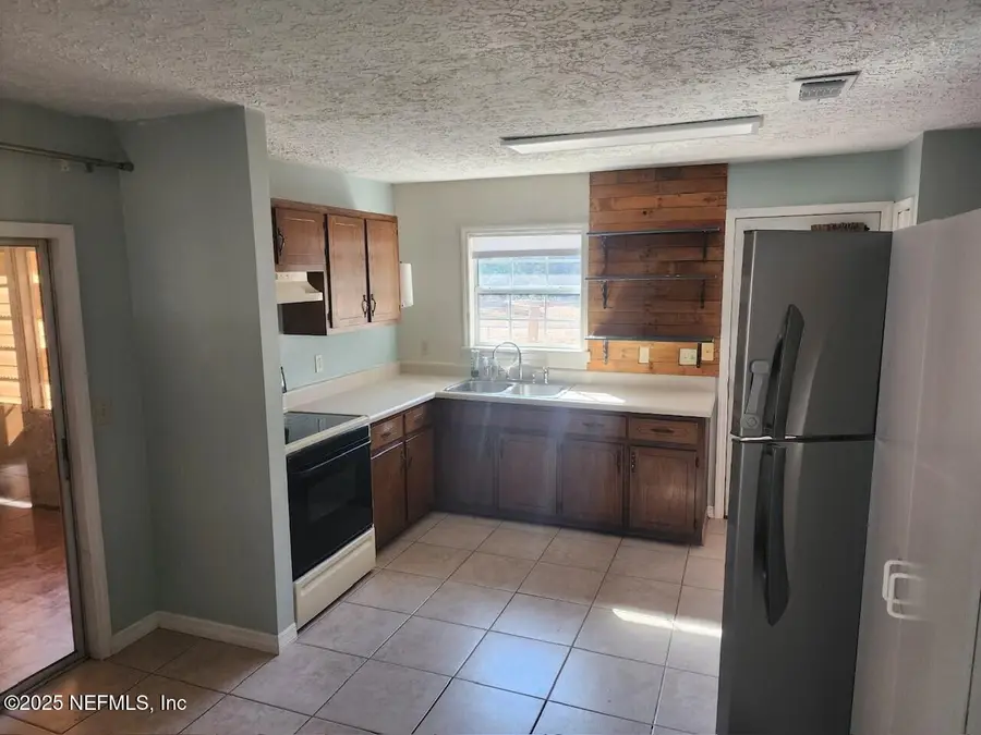 201 Beaver Lane, Palatka, FL 32177 - Image #3