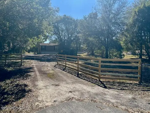 788 Keuka Road, Hawthorne, FL 32640