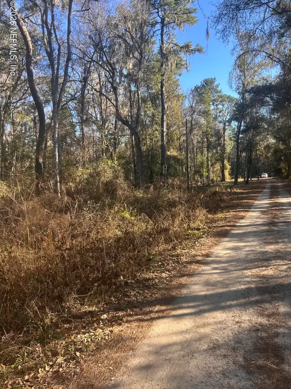 258 Lake Drive, Florahome, FL 32140