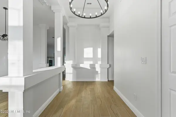 2303 Longmont E Lane, Jacksonville, FL 32246