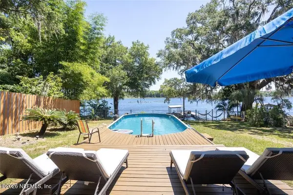 186 Little Orange Lake Drive, Hawthorne, FL 32640