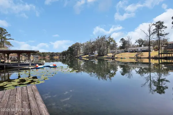 929 Lake Asbury Drive, Green Cove Springs, FL 32043