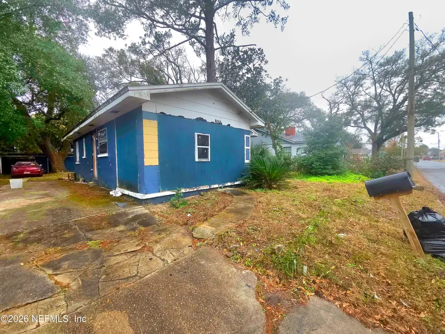 1076 W 32nd Street, Jacksonville, FL 32209 - #3