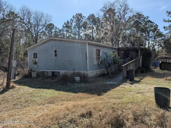 106 Lake Shore Road, Interlachen, FL 32148