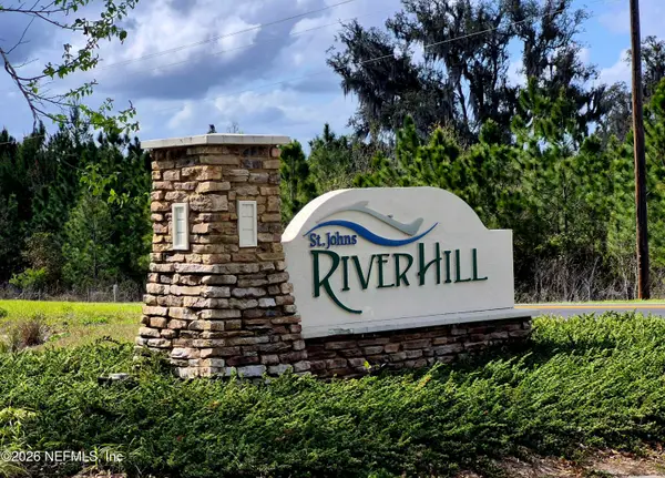 427 River Hill Drive, Welaka, FL 32193