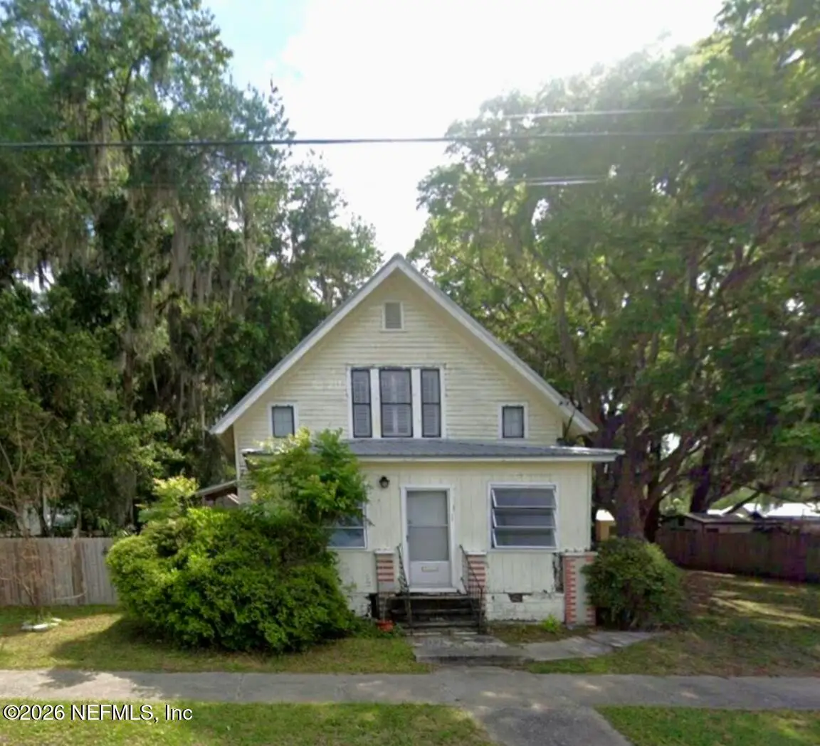 216 N Summit Street, Crescent City, FL 32112 - #1
