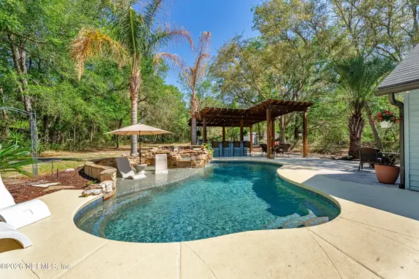 836 Lake Asbury Drive, Green Cove Springs, FL 32043