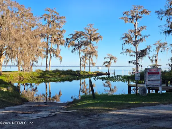 200 E Char Lane, Crescent City, FL 32112