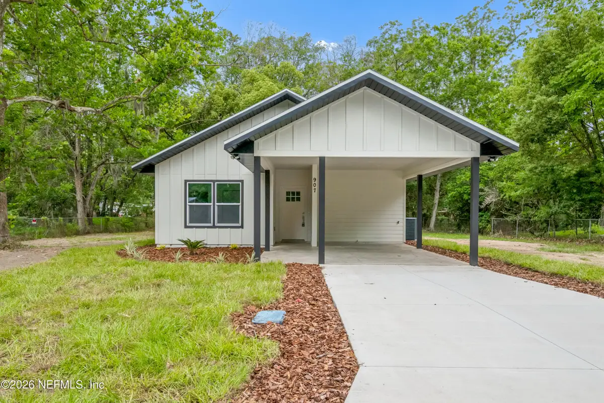 907 N Thompson Street, Starke, FL 32091 - #1